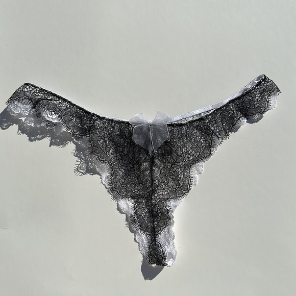 Dream Angels Lined Demi 32DDD eyelash lace black & white thong size Small - Picture 4 of 6